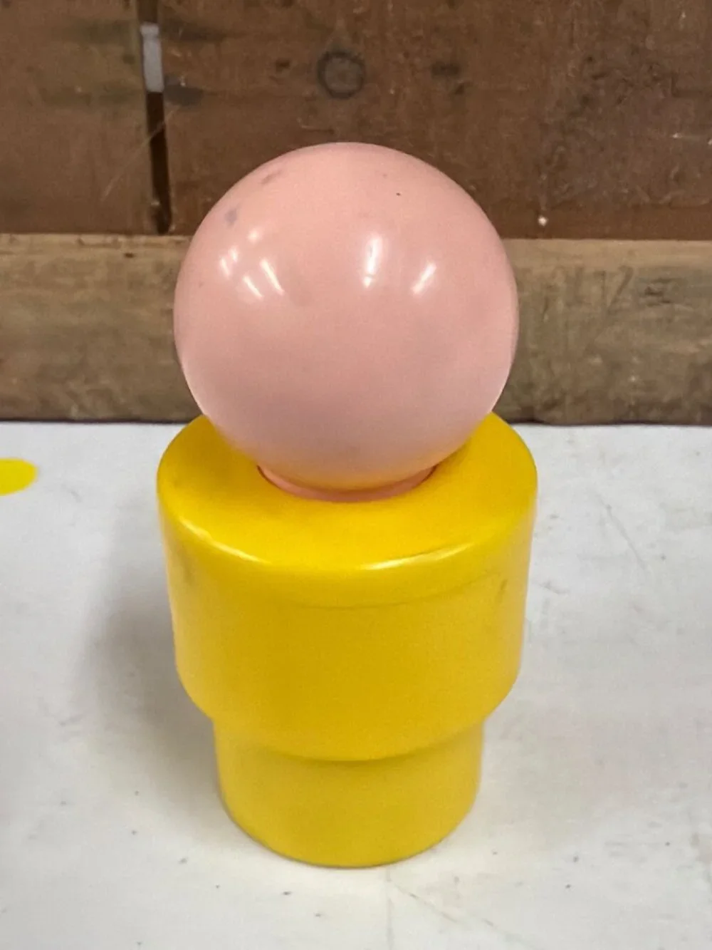 Vintage Fisher-Price 1975 Click N Clatter Push Toy With Red Wheels & Yellow Base - Picture 8 of 8